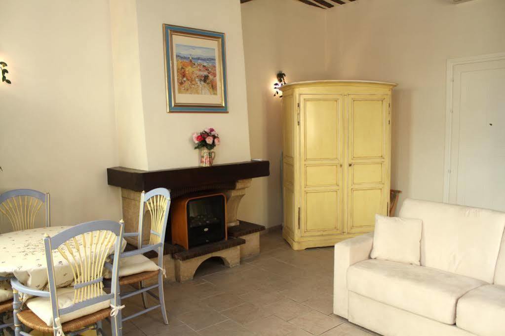 Charming Port View Studio: Steps from Palais, Cannes Exterior photo