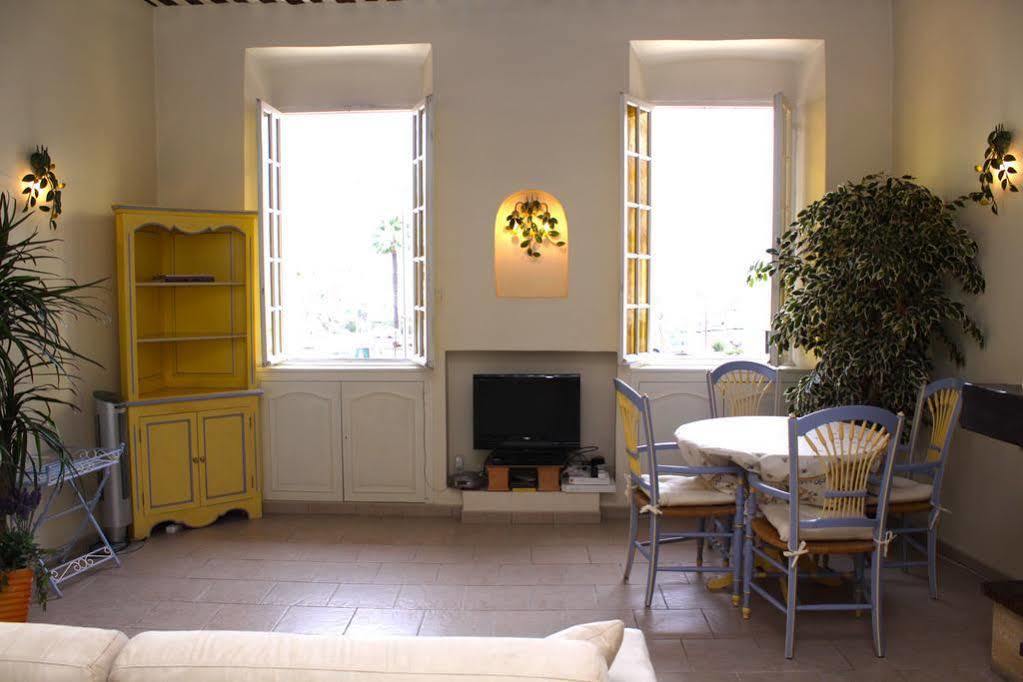 Charming Port View Studio: Steps from Palais, Cannes Exterior photo