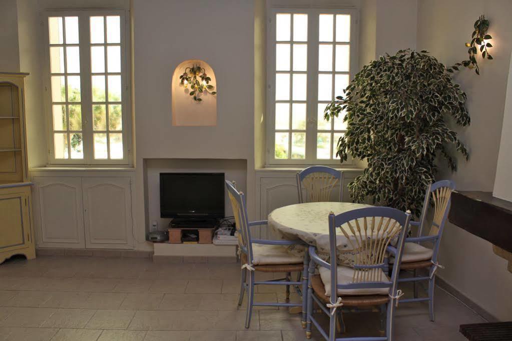 Charming Port View Studio: Steps from Palais, Cannes Exterior photo