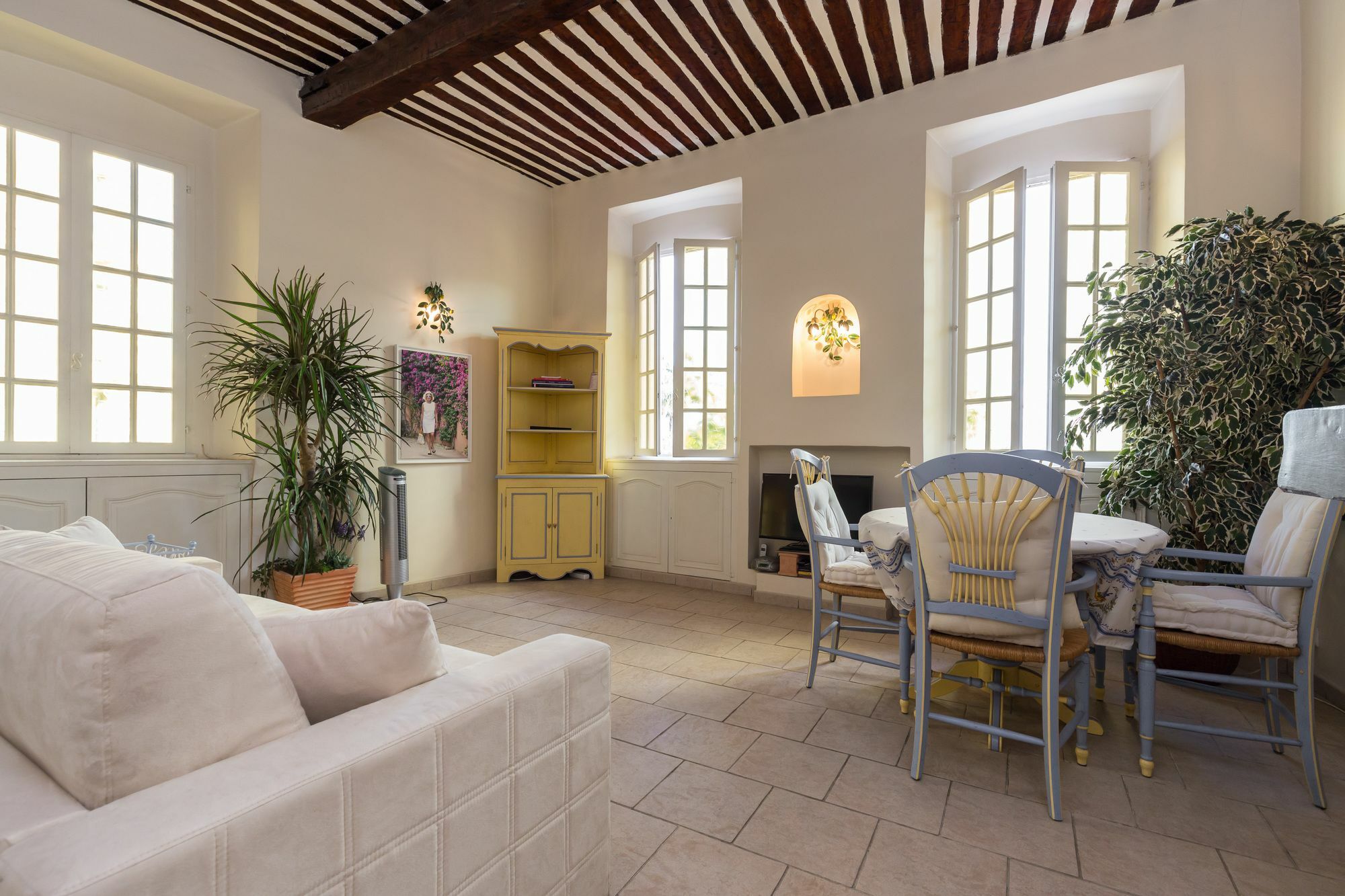 Charming Port View Studio: Steps from Palais, Cannes Exterior photo