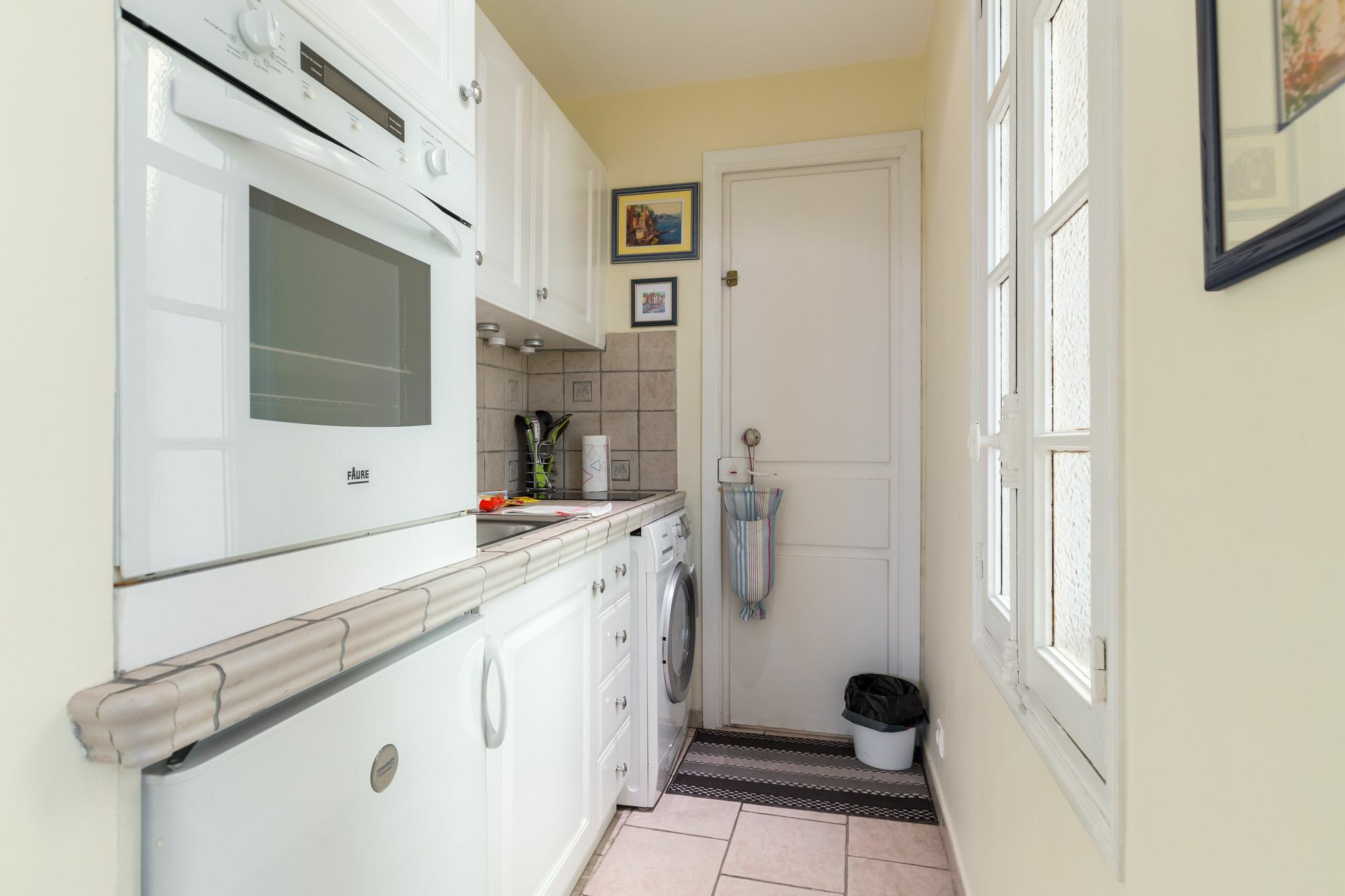 Charming Port View Studio: Steps from Palais, Cannes Exterior photo